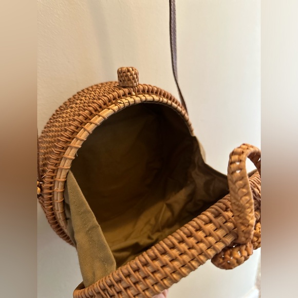 Handwoven Round Rattan Crossbody Shoulder
Real Leather Strap - Picture 3 of 7